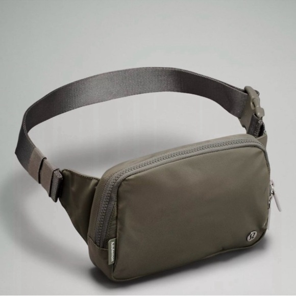 lululemon everywhere belt bag gray Bag- Jade Grey Clementine Lululemon - Brandclub - Lululemon